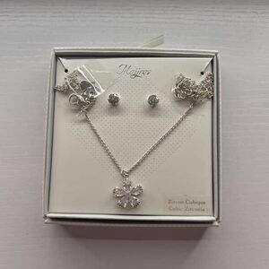 Silver Cubic Zirconia Flower Jewelry Set